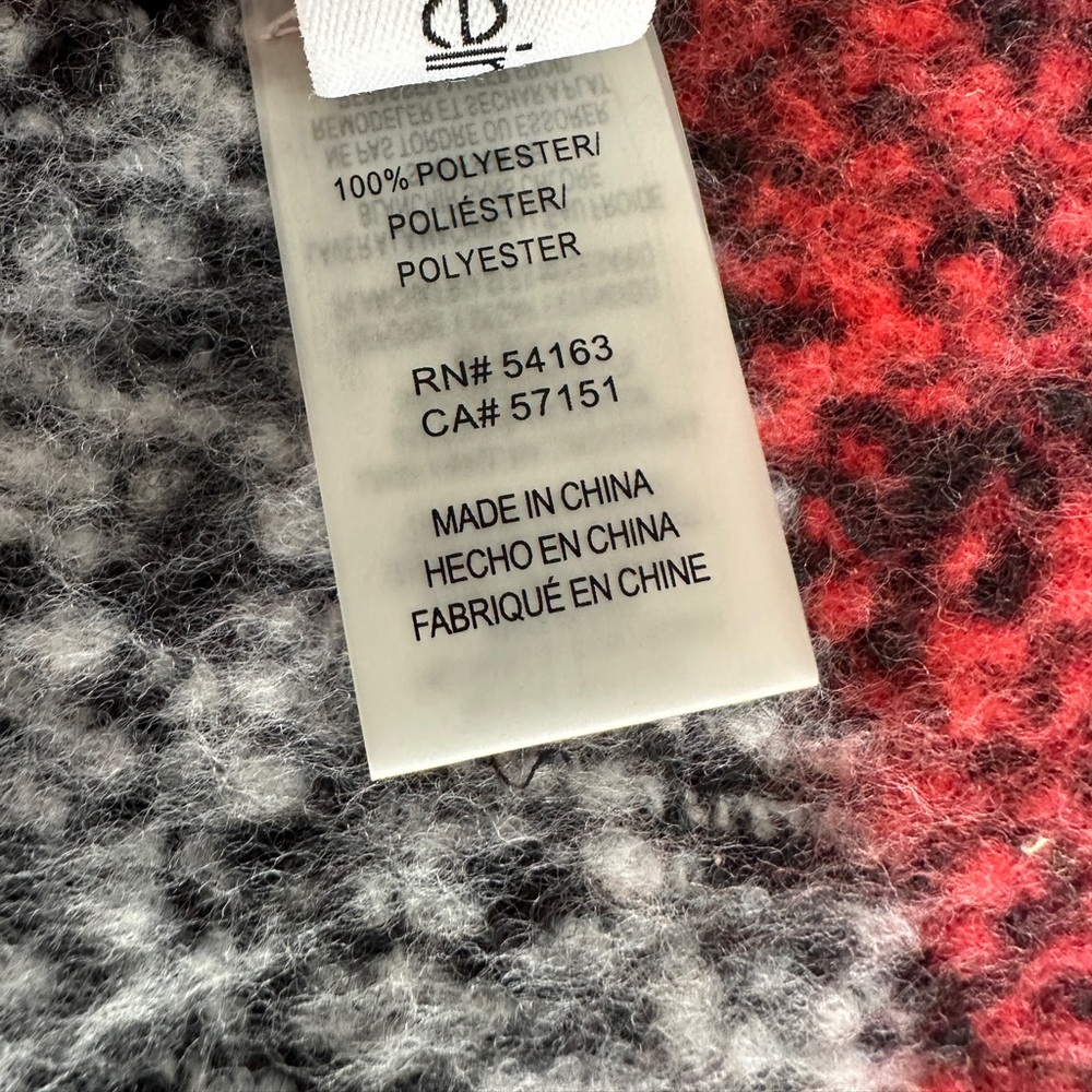 NWT Calvin Klein Tartan Wool Throw - Black, Red, White - Picture 4 of 4